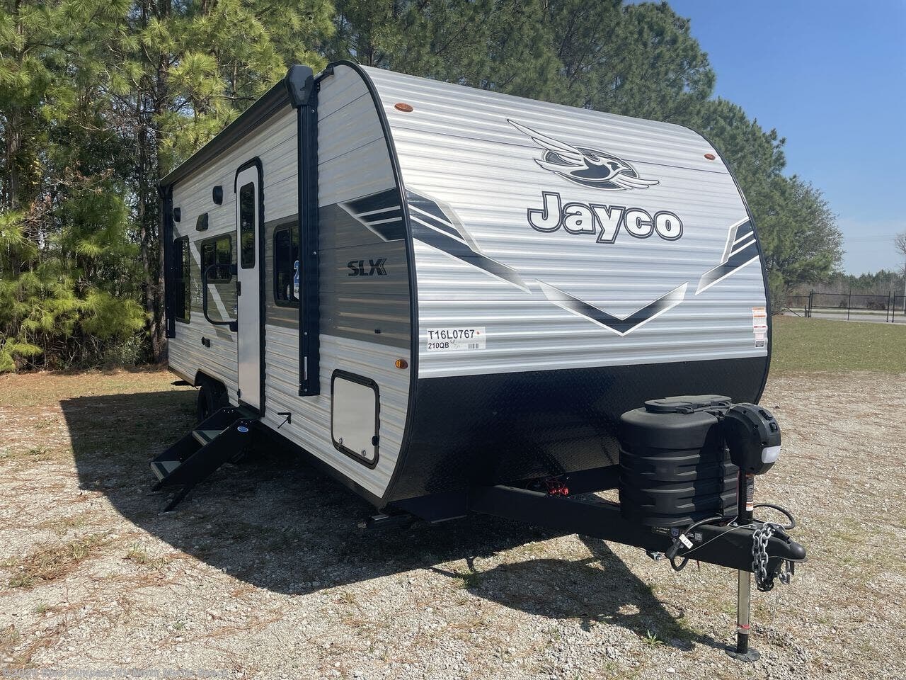 New 2026 Jayco Jay Flight SLX 210QB available in Longs, South Carolina