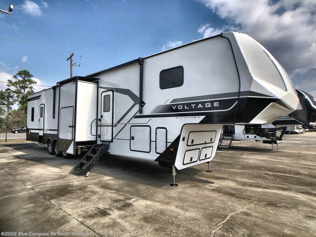 New 2026 Dutchmen Voltage V-Series 4250 available in Alvin, Texas