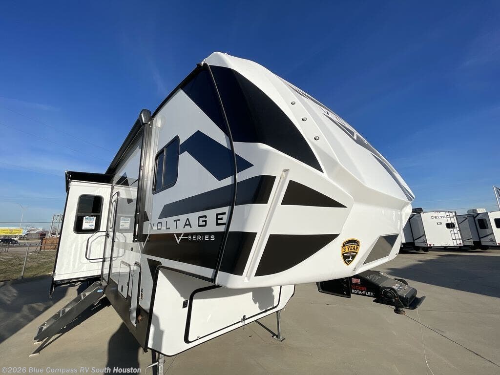 New 2026 Dutchmen Voltage V-Series 3600 available in Alvin, Texas
