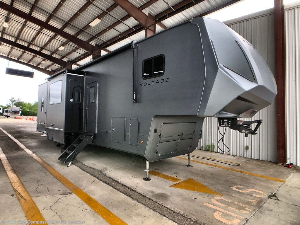 New 2026 Dutchmen Voltage V-Series 3600 available in Alvin, Texas
