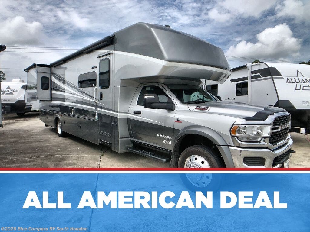 Used 2025 Dynamax Corp  ISATA 34DSD available in Alvin, Texas