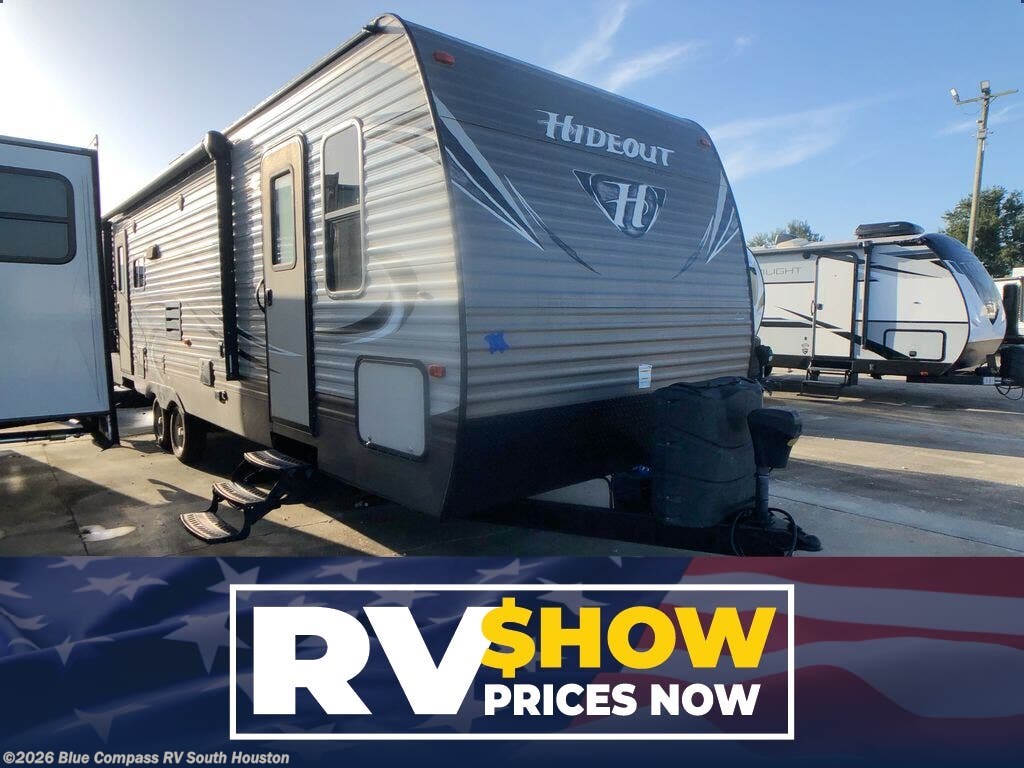 Used 2017  Keystone Hideout 26RLS by Keystone from Blue Compass RV South Houston in Alvin, TX