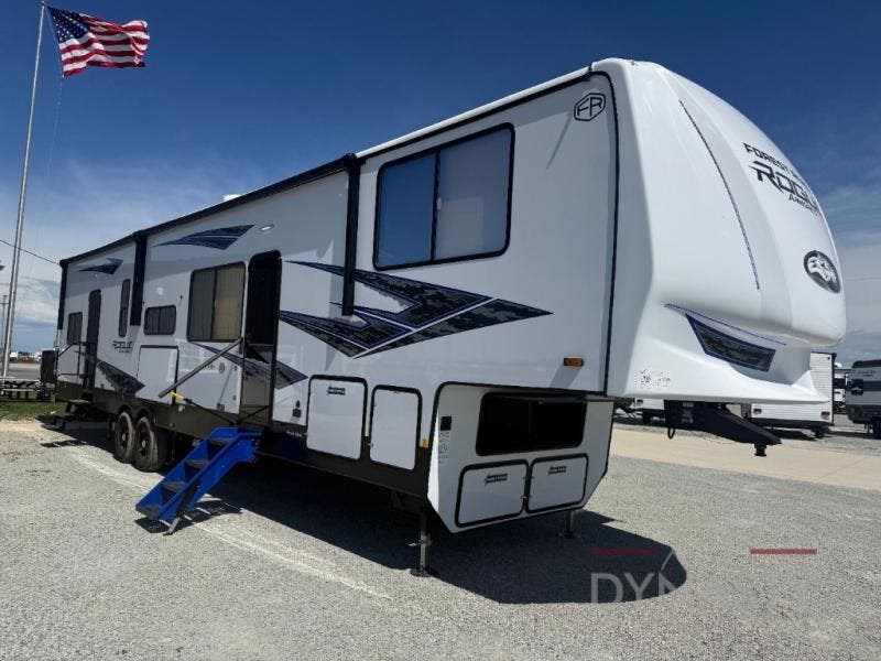 New 2027 Forest River Vengeance Rogue Armored 4015 available in Bunker Hill, Indiana