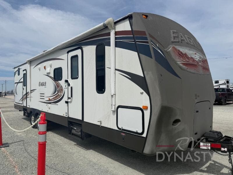 Used 2013 Jayco Eagle 314BDS available in Bunker Hill, Indiana