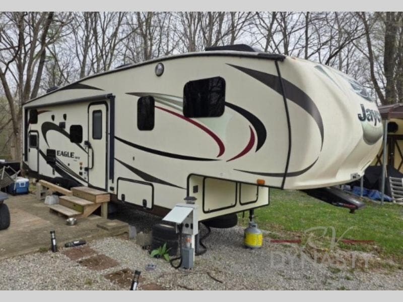 Used 2015 Jayco Eagle HT 27.5BHS available in Bunker Hill, Indiana