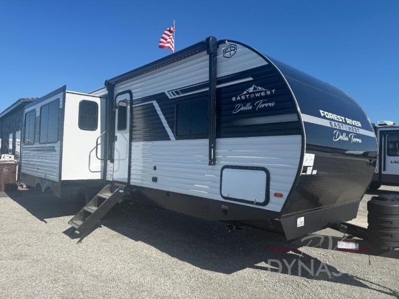 New 2027 East to West Della Terra 272RL available in Bunker Hill, Indiana