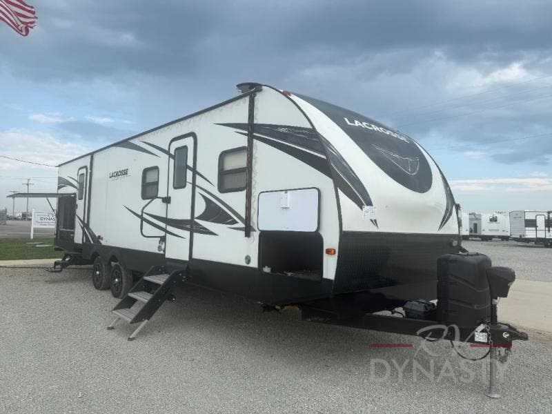 Used 2020  Prime Time LaCrosse 3310BH by Prime Time from RV Dynasty in Bunker Hill, IN