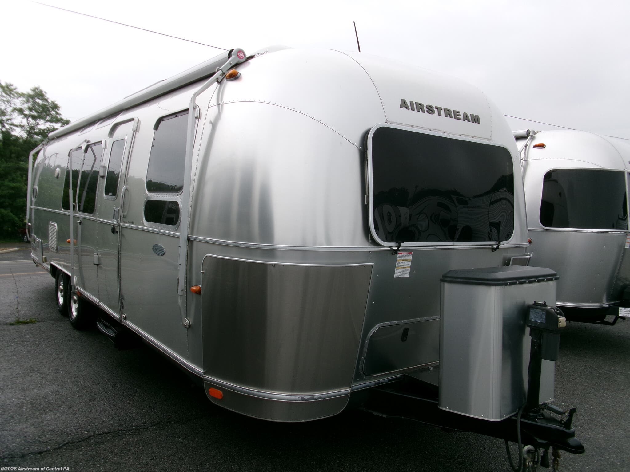 Used 2015 Airstream Flying Cloud 30 Bunk available in Duncansville, Pennsylvania