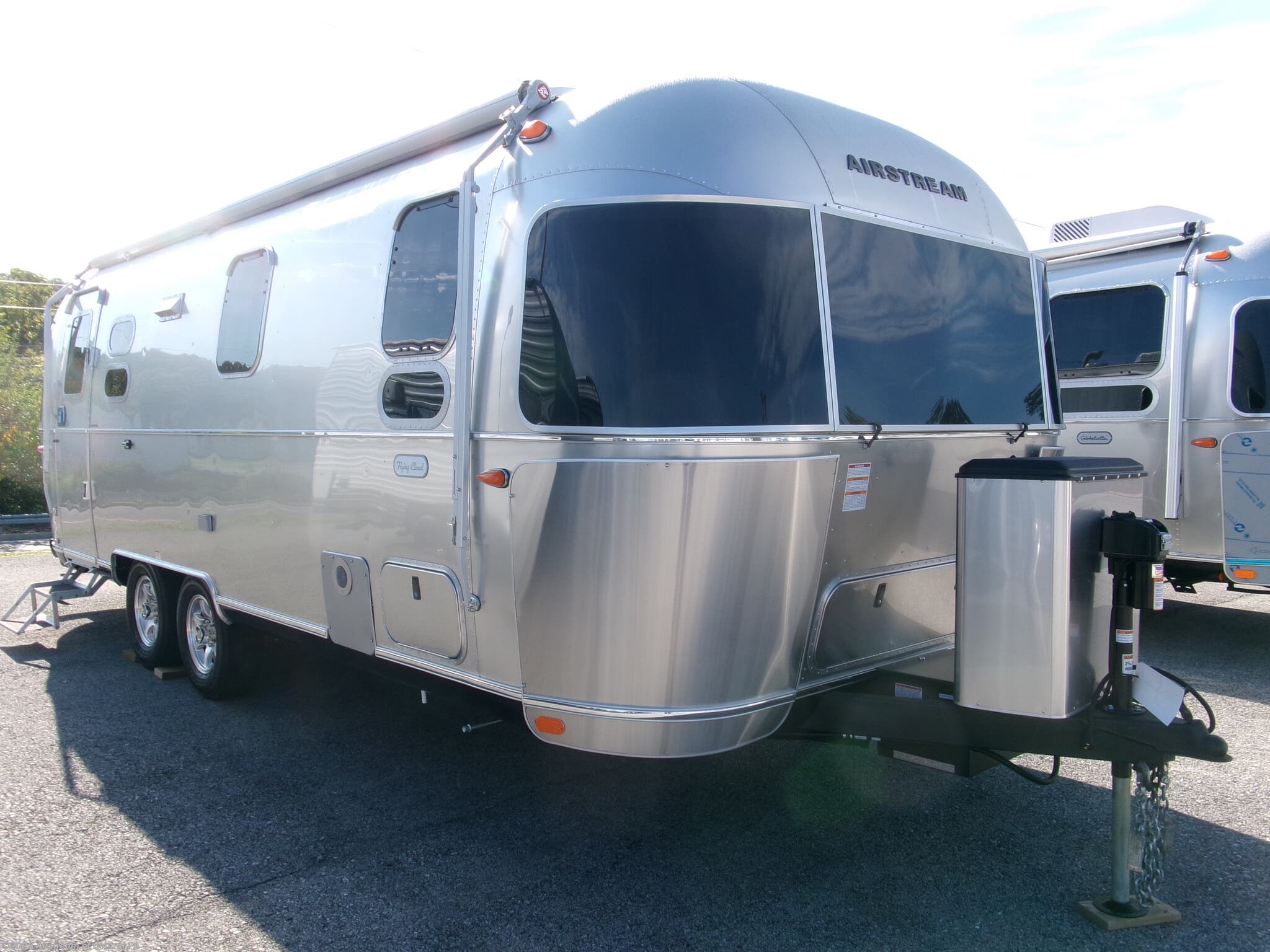 New 2027 Airstream Flying Cloud 27FB available in Duncansville, Pennsylvania