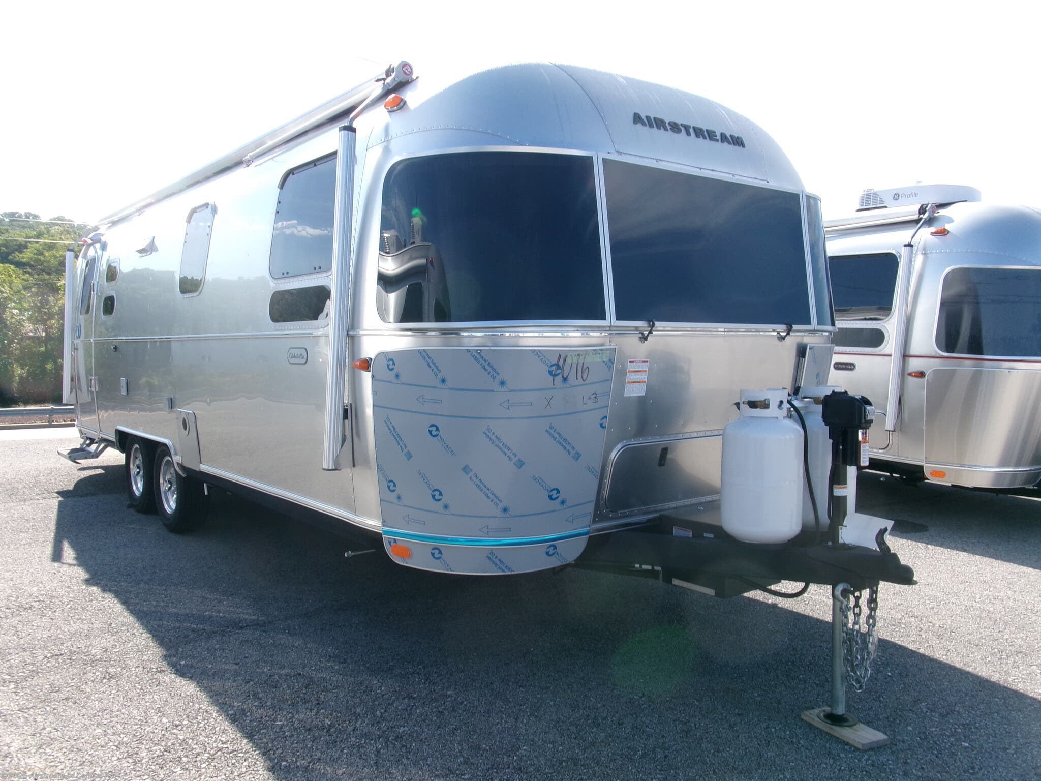New 2027  Airstream Globetrotter 27FB by Airstream from Airstream of Central PA in Duncansville, PA