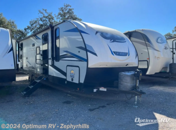 Used 2022 Forest River Cherokee Alpha Wolf 26DBH-L available in Zephyrhills, Florida