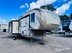 Used 2019 Forest River Rockwood Signature Ultra Lite 8290BS available in Zephyrhills, Florida