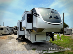 Used 2022 Skyline Alliance Paradigm 385FL available in Zephyrhills, Florida