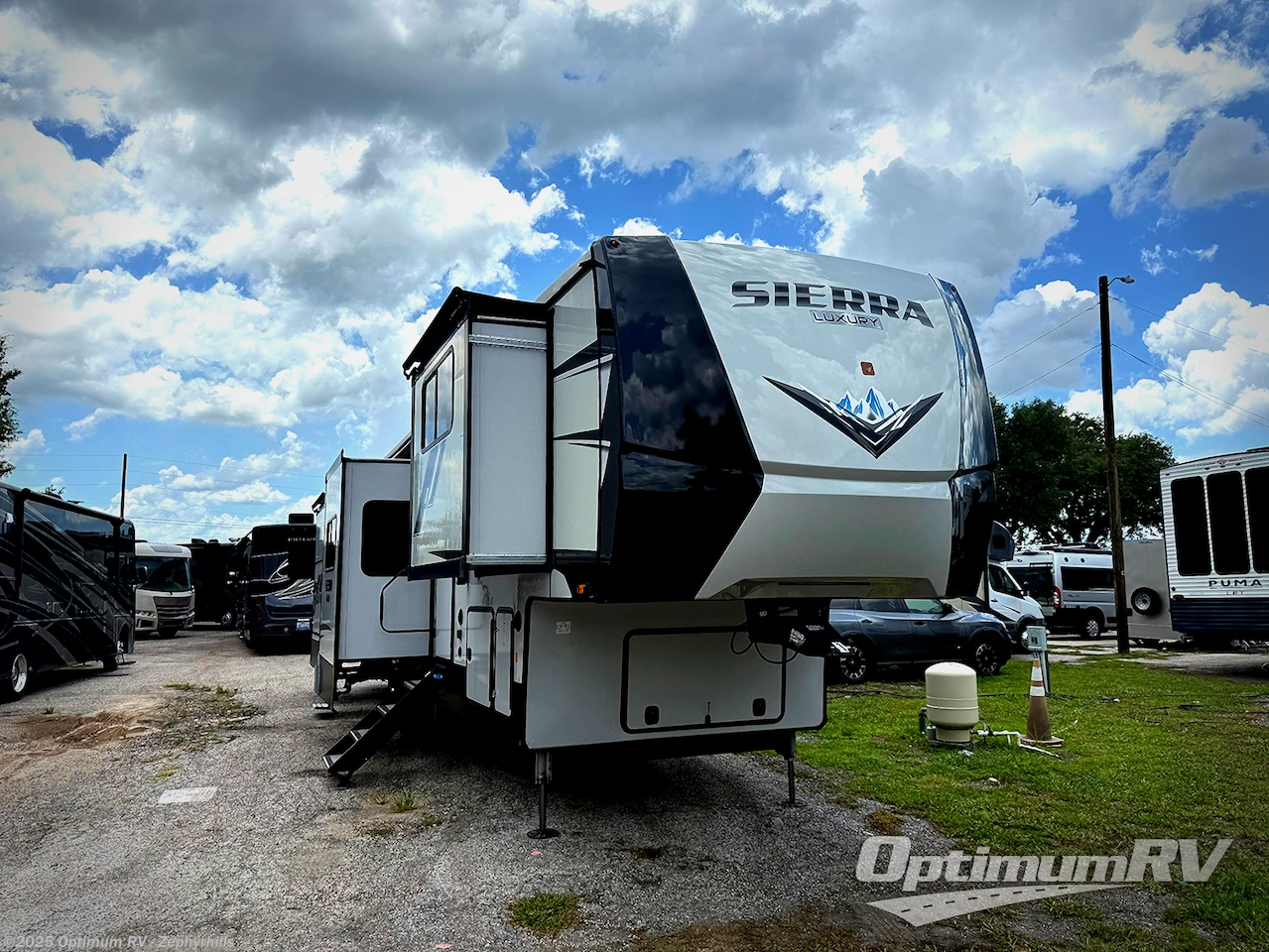 Used 2022 Forest River Sierra 38FKOK available in Zephyrhills, Florida