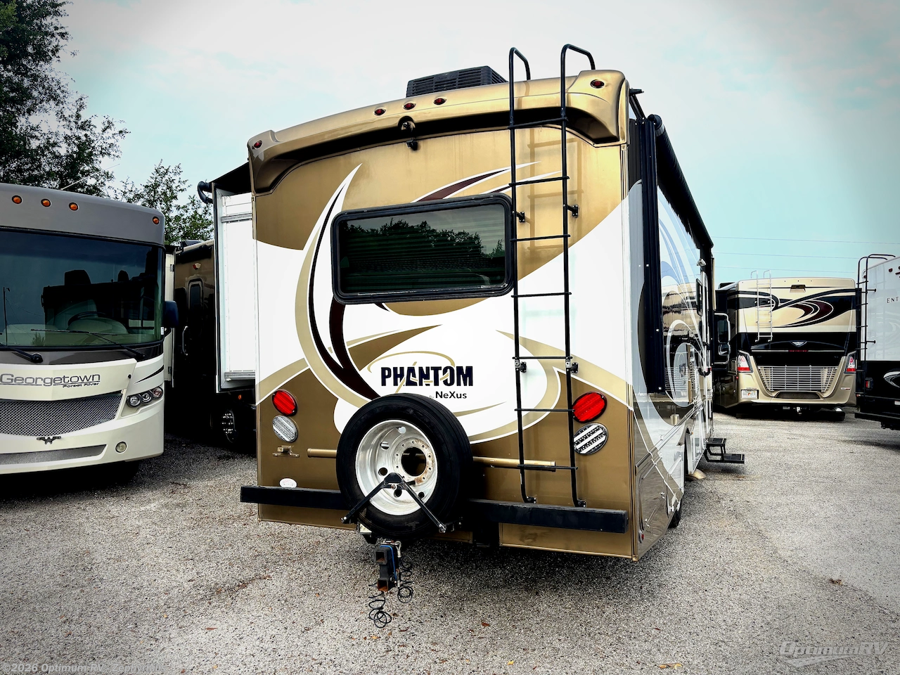 Used 2018 Nexus Phantom 32SC available in Zephyrhills, Florida
