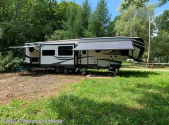 Used 2015 Heartland Oakmont 395QB available in Stowe, Vermont