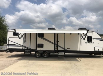 Used 2020 CrossRoads Sunset Trail Super Lite 331BH available in Donna, Texas