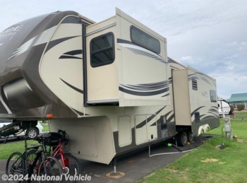 Used 2014 Grand Design Solitude 305RE available in Deer Park, Washington