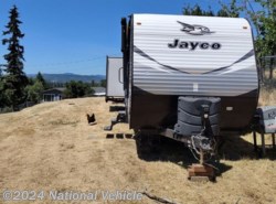 Used 2018 Jayco Jay Flight 32TSBH available in Grants Pass, Oregon