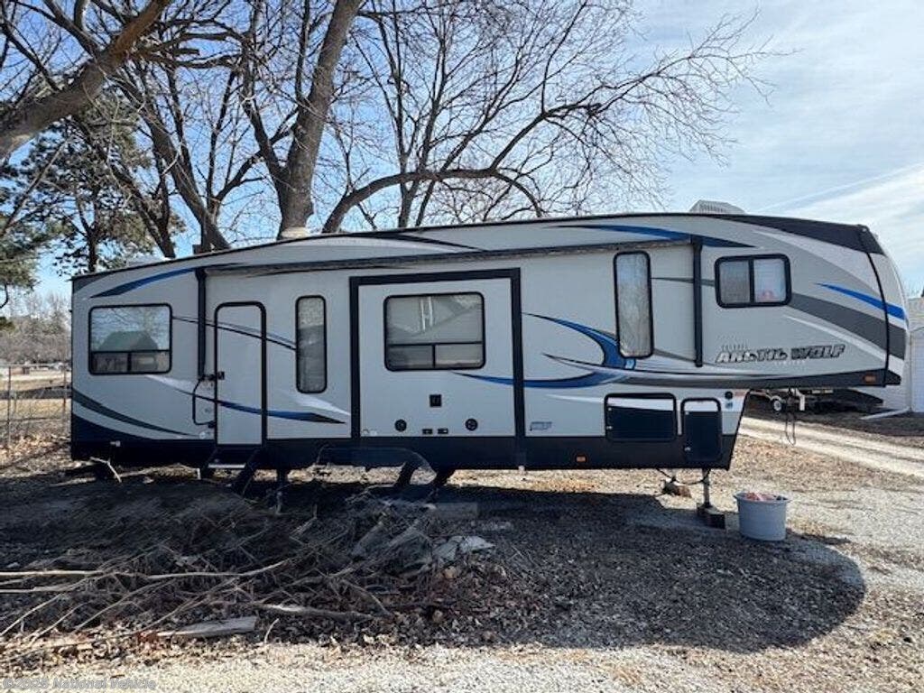 Used 2019 Forest River Cherokee Arctic Wolf 305ML6 available in Fort Calhoun, Nebraska