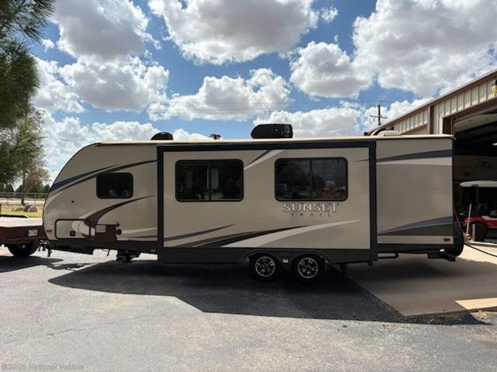 Used 2017 CrossRoads Sunset Trail Reserve 26SI available in Midland, Texas