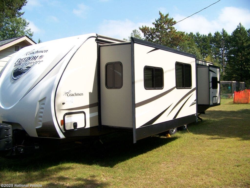 Used 2017 Coachmen Freedom Express Liberty Maple 321FEDS available in Friendship, Wisconsin
