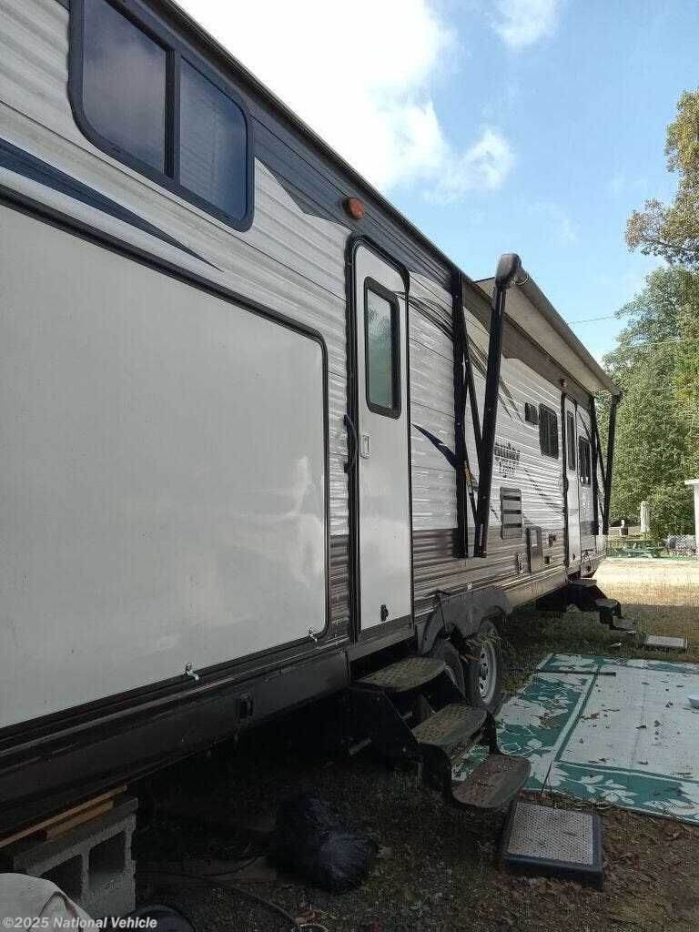 Used 2016 Heartland Prowler Lynx 31LX available in Marlborough, Massachusetts