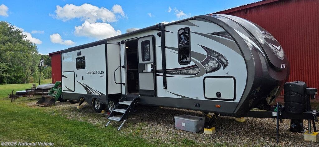 Used 2019 Forest River Wildwood Heritage Glen LTZ 272RL available in Vicksburg, Michigan
