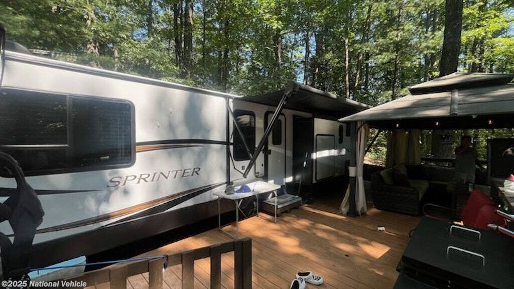 Used 2021 Keystone Sprinter Limited 333FKS available in Valley Green, Pennsylvania