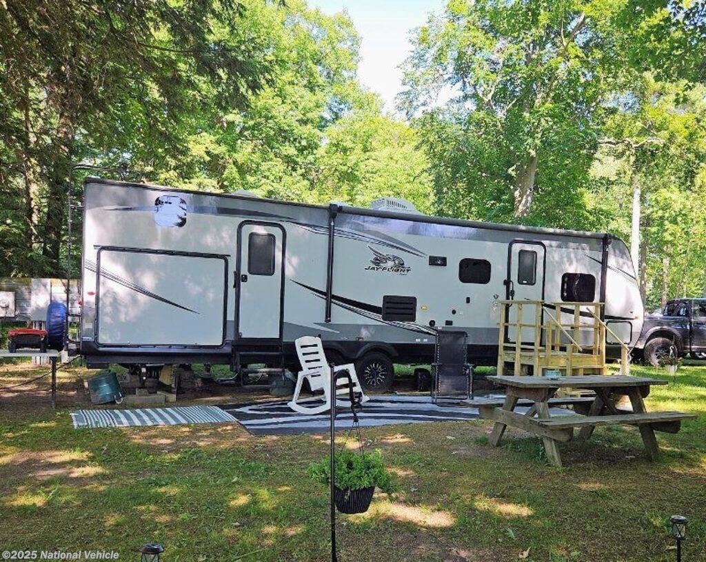 Used 2021 Jayco Jay Flight 32BHDS available in Massena, New York