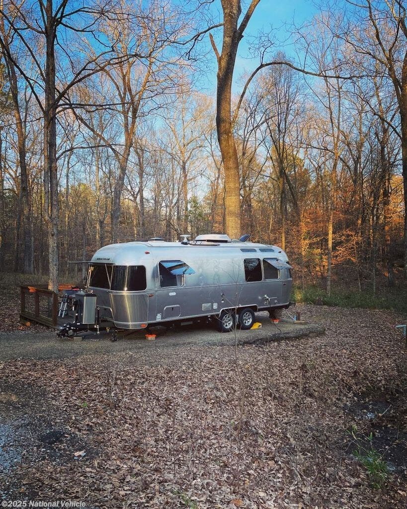 Used 2022 Airstream Flying Cloud 25FB Twin available in Longmont, Colorado