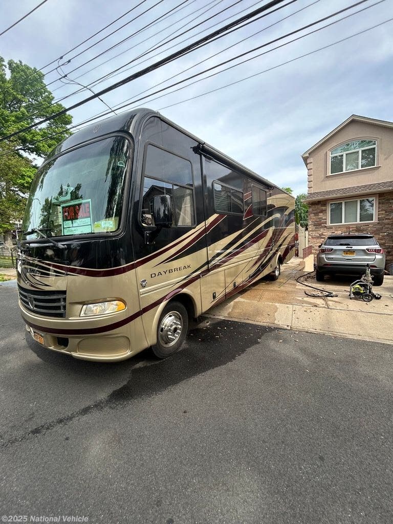 Used 2013 Thor Motor Coach Daybreak 32HD available in Staten Island, New York