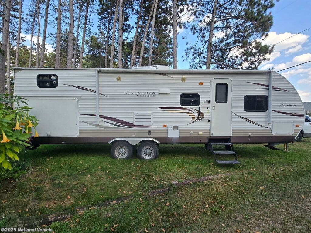 Used 2013 Coachmen Catalina 30BHS available in Fenton, Michigan