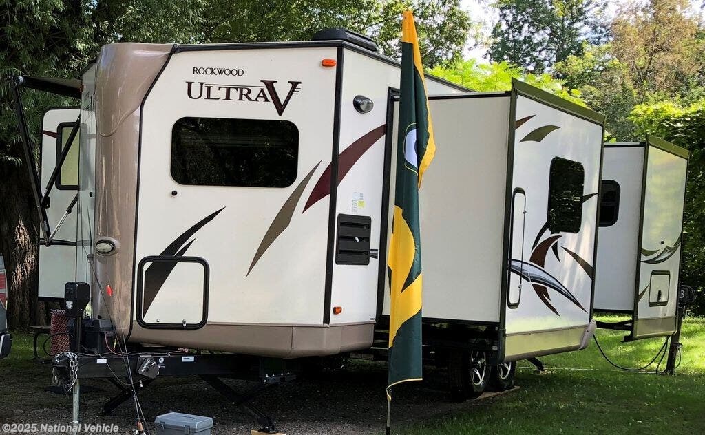 Used 2018 Forest River Rockwood Ultra V Emerald Edition 2618VS available in Greensburg, Pennsylvania