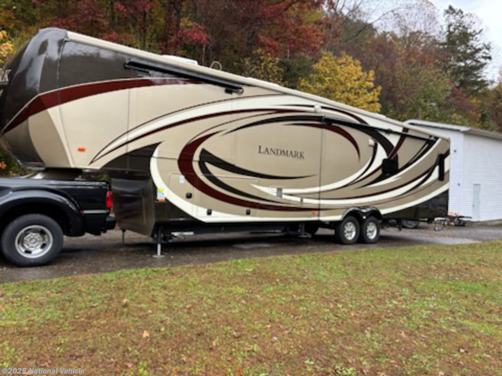 Used 2014 Heartland Landmark Key Largo available in Pine Top, Kentucky