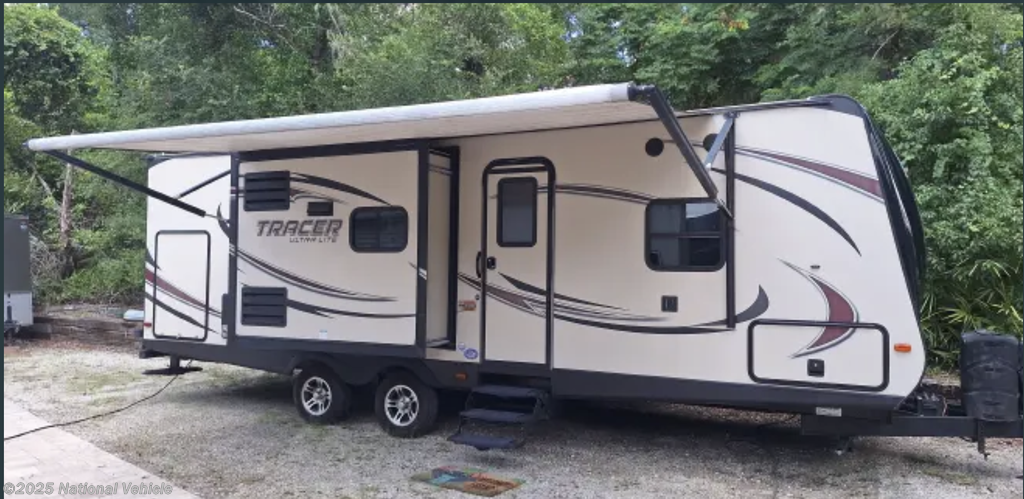 Used 2016 Prime Time Tracer Ultra Lite Executive 2750RBS available in Debary, Florida
