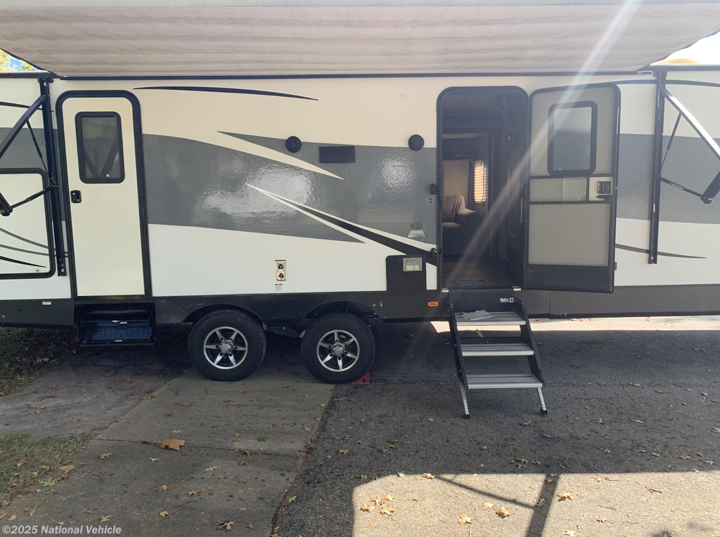 Used 2019 Forest River Vibe Extreme Lite 306BHS available in Jacksonville, Florida
