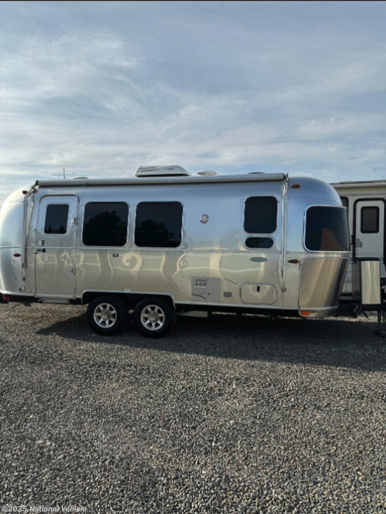 Used 2018 Airstream Flying Cloud 23FB Queen available in Lake Arrowhead, California