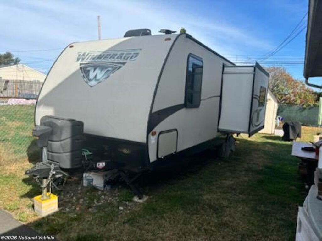 Used 2017 Winnebago Minnie 2401RG available in Levitte Town, Pennsylvania