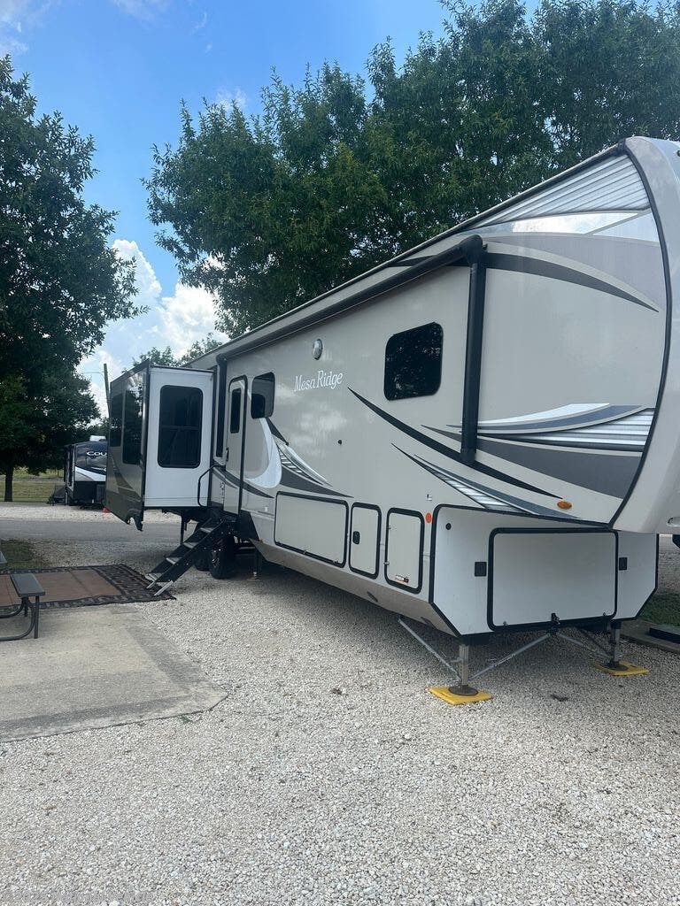 Used 2021 Highland Ridge Mesa Ridge 371MBH available in Spring Branch, Texas