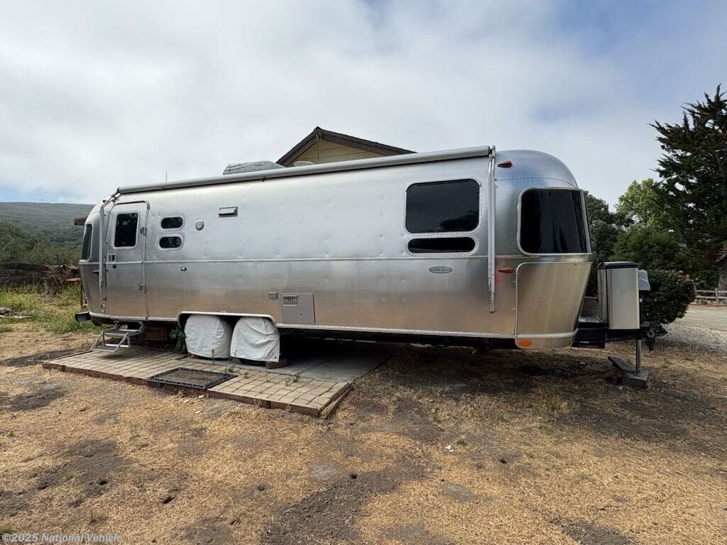 Used 2019 Airstream Flying Cloud 27FB Queen available in San Luis Obispo, California