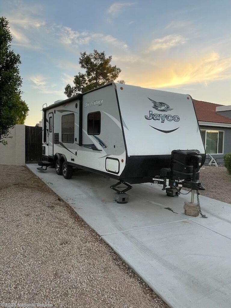 Used 2017 Jayco Jay Feather 22FQSW available in Chandler, Arizona