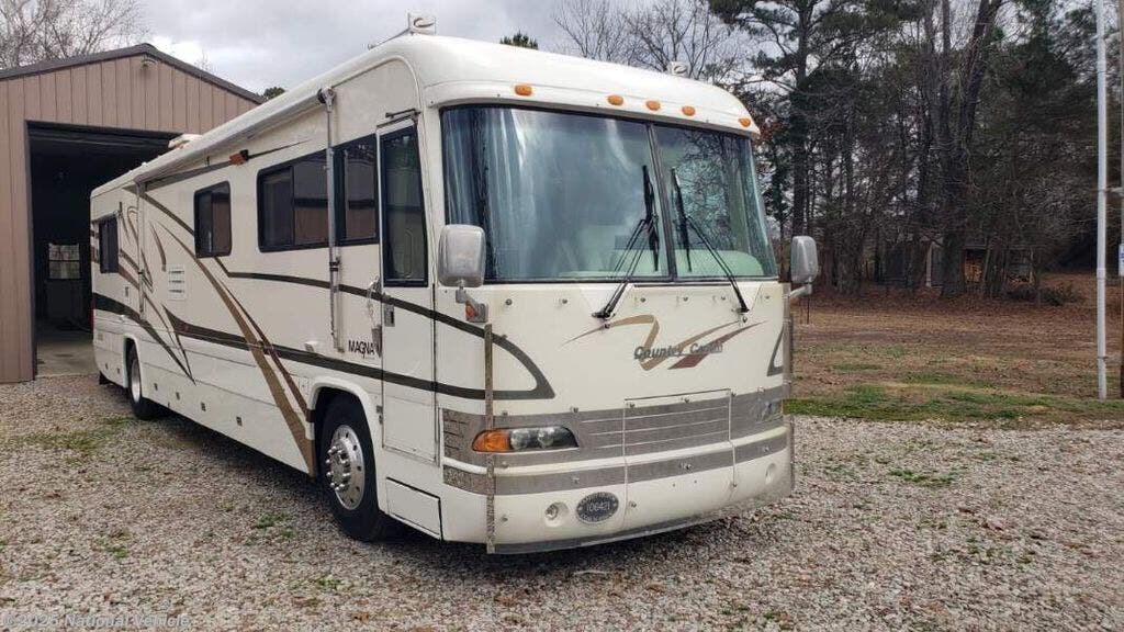 Used 2000 Country Coach Magna 385hp-Tag 40' Slide available in Adamsville, Tennessee