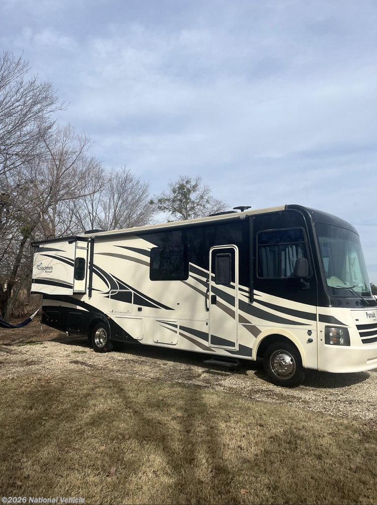 Used 2019 Coachmen Pursuit 31SBP available in Aubrey, Texas