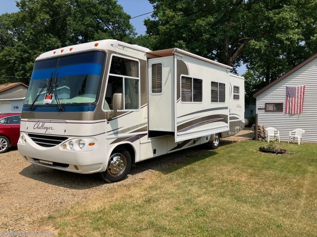 Used 2002 Damon Challenger 327 available in Lawton, Michigan