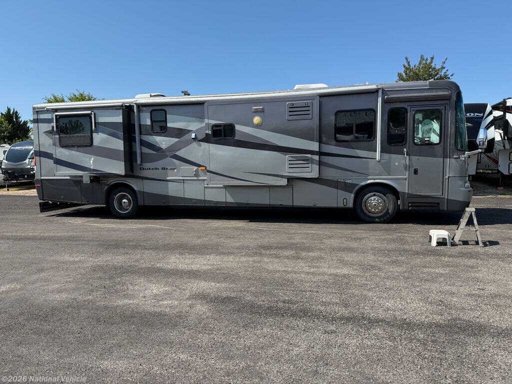 Used 2004 Newmar Dutch Star 4025 available in Schaumburg, Illinois