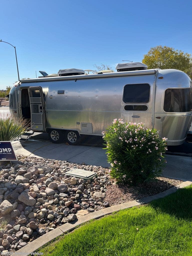 Used 2019 Airstream Flying Cloud 27FB Queen available in Mesquite, Nevada