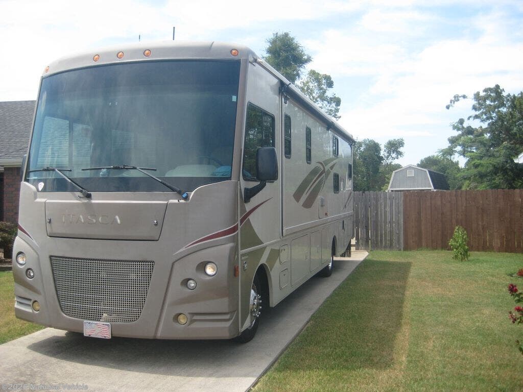Used 2016 Itasca Sunstar 31BE available in Fayetteville, Arkansas