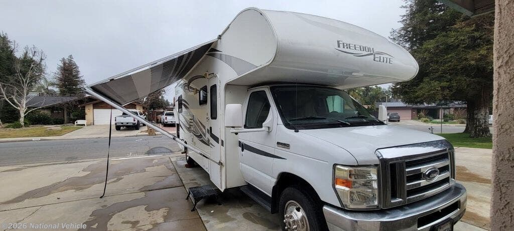 Used 2011 Four Winds  Freedom Elite 28U available in Bakersfield, California