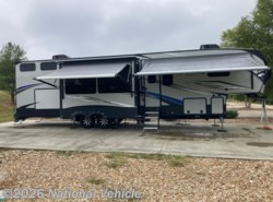 Used 2017 Keystone Avalanche 395BH available in Ellisville, Missouri